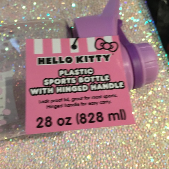 Hello Kitty Plastic Sport bottle - Picture 3 of 3